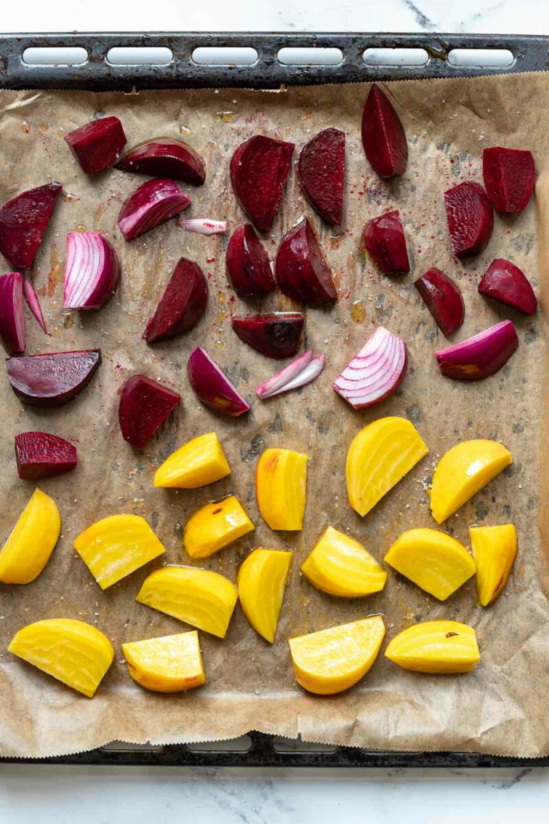 Graupensalat mit Rote Bete, Feta &amp; Harissa Rezept | Elle Republic