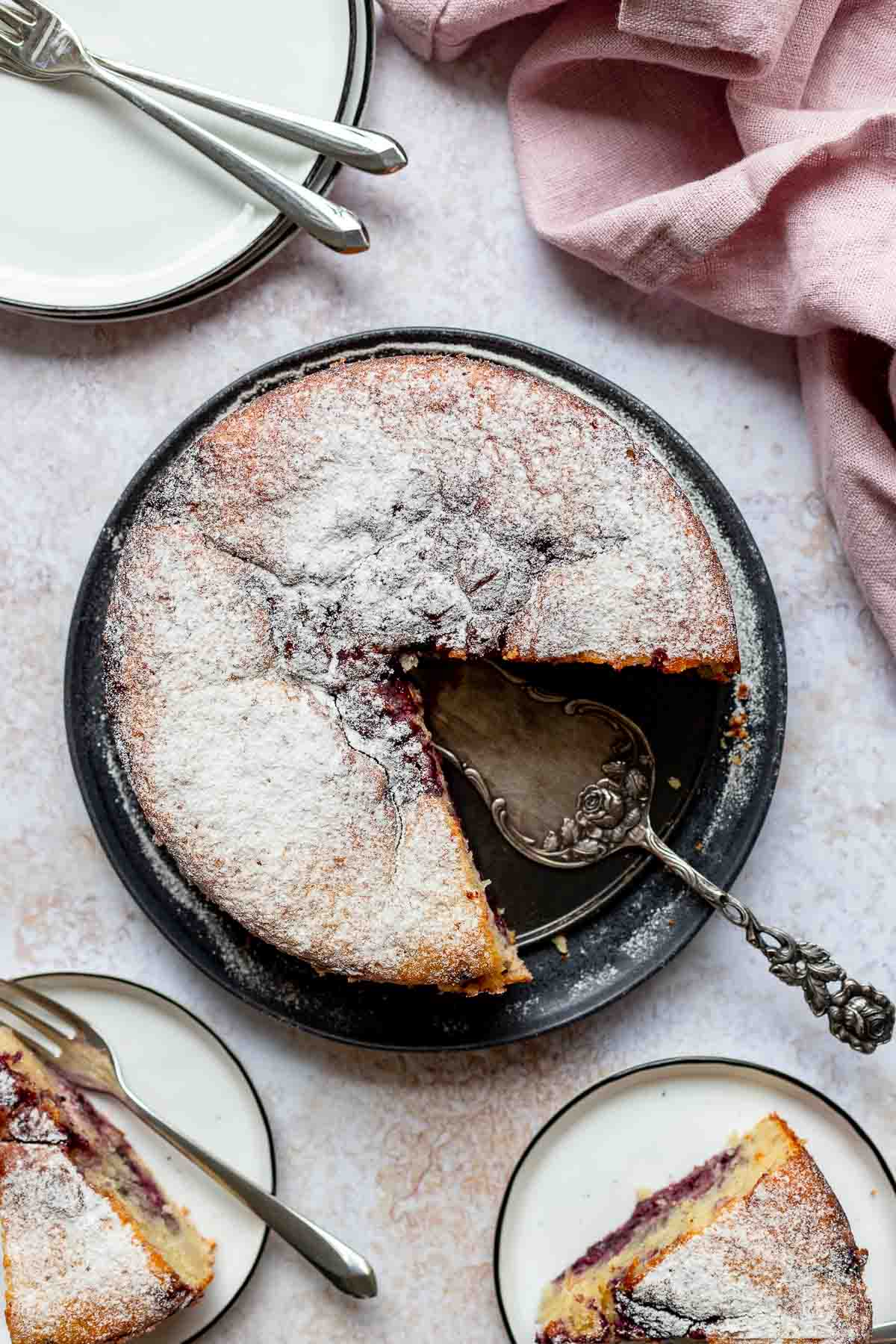 Einfacher Joghurt-Kuchen mit Marmelade