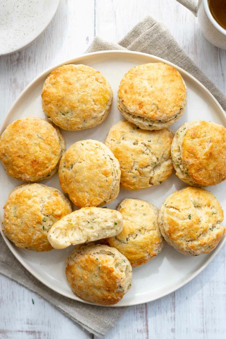 Rezept Amerikanische Biskuits mit Cheddarkäse und Schnittlauch