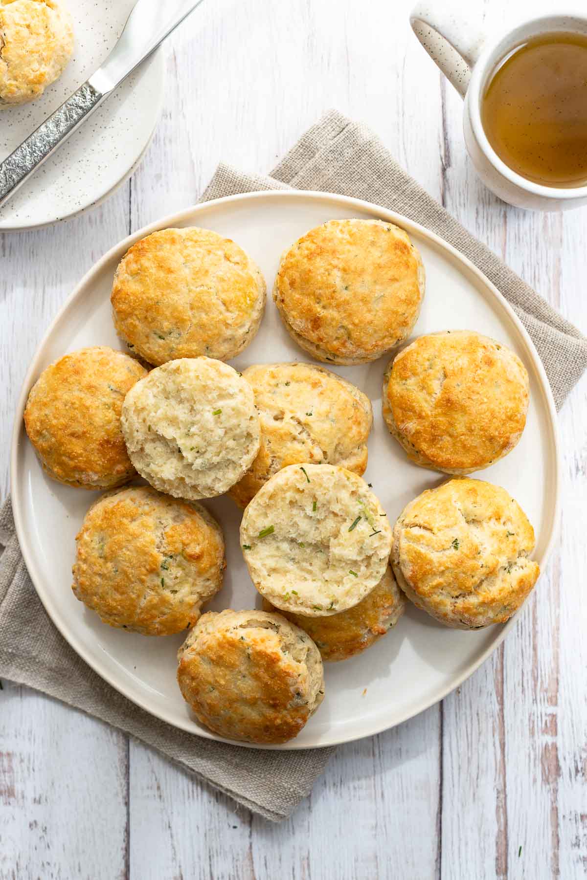 Biscuits recipe with Cheddar Cheese and Chives 