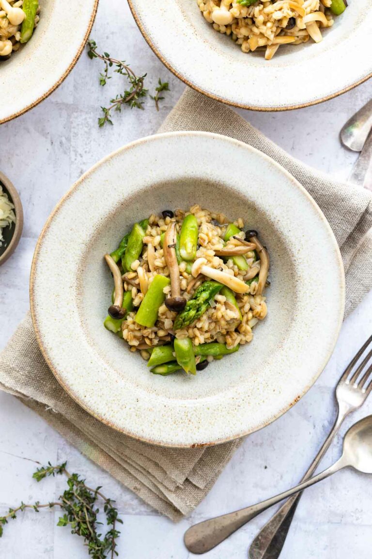 Graupenrisotto mit Pilzen und Spargel