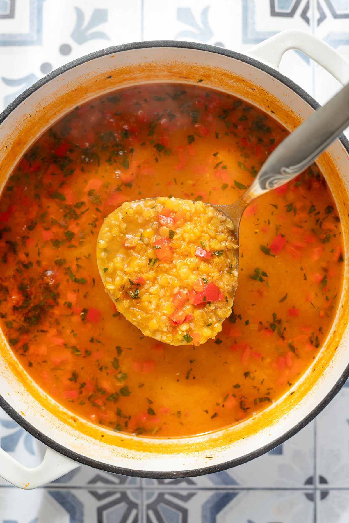 Pot with Spicy Red Lentil Soup with Bulgur, Red Pepper & Mint e