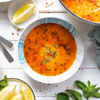 Rote Linsensuppe Rezept mit Bulgur, Roter Paprika und Minze