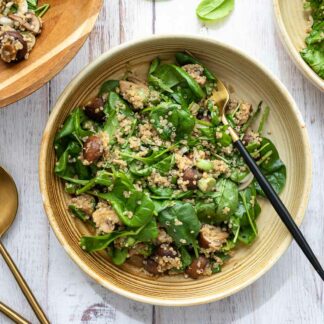 Quinoa-Salat mit Ofen-Champignons und Soja-Sesam Dressing