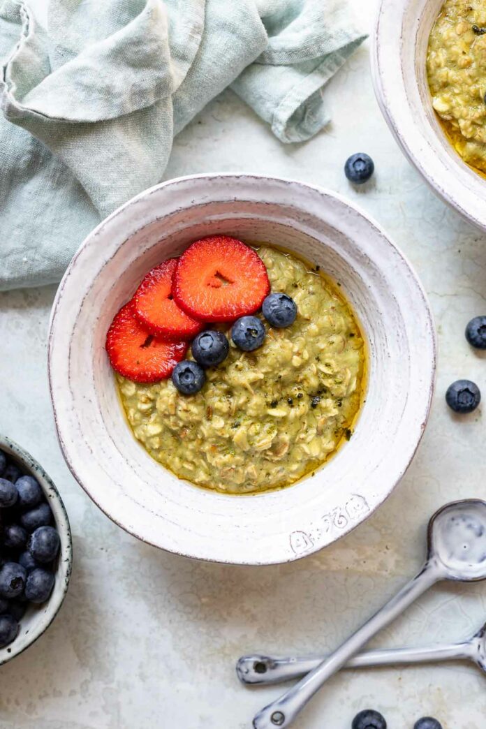 Veganes Matcha Porridge Rezept