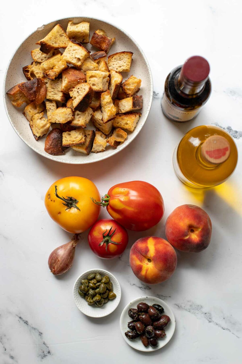 Italienischer Brotsalat (Panzanella) mit Pfirsich | Elle Republic
