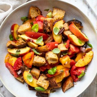 Italienischer Brotsalat (Panzanella) Rezept mit Pfirsich