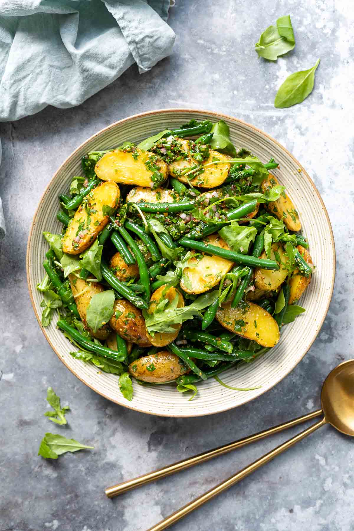 Kräuter-Kartoffelsalat mit grünen Bohnen (ohne Mayo)