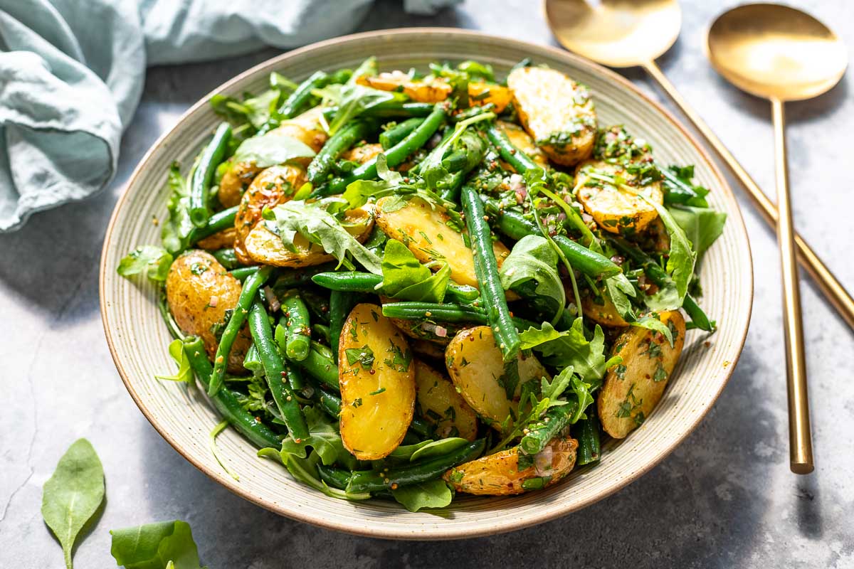 Kräuter-Kartoffelsalat mit grünen Bohnen (ohne Mayo)