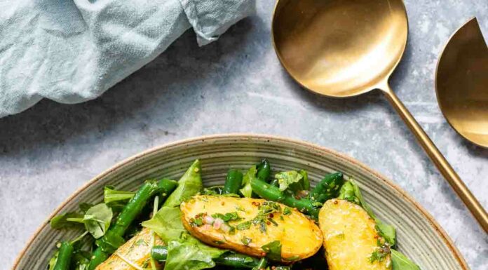 Kräuter-Kartoffelsalat mit grünen Bohnen (ohne Mayo)