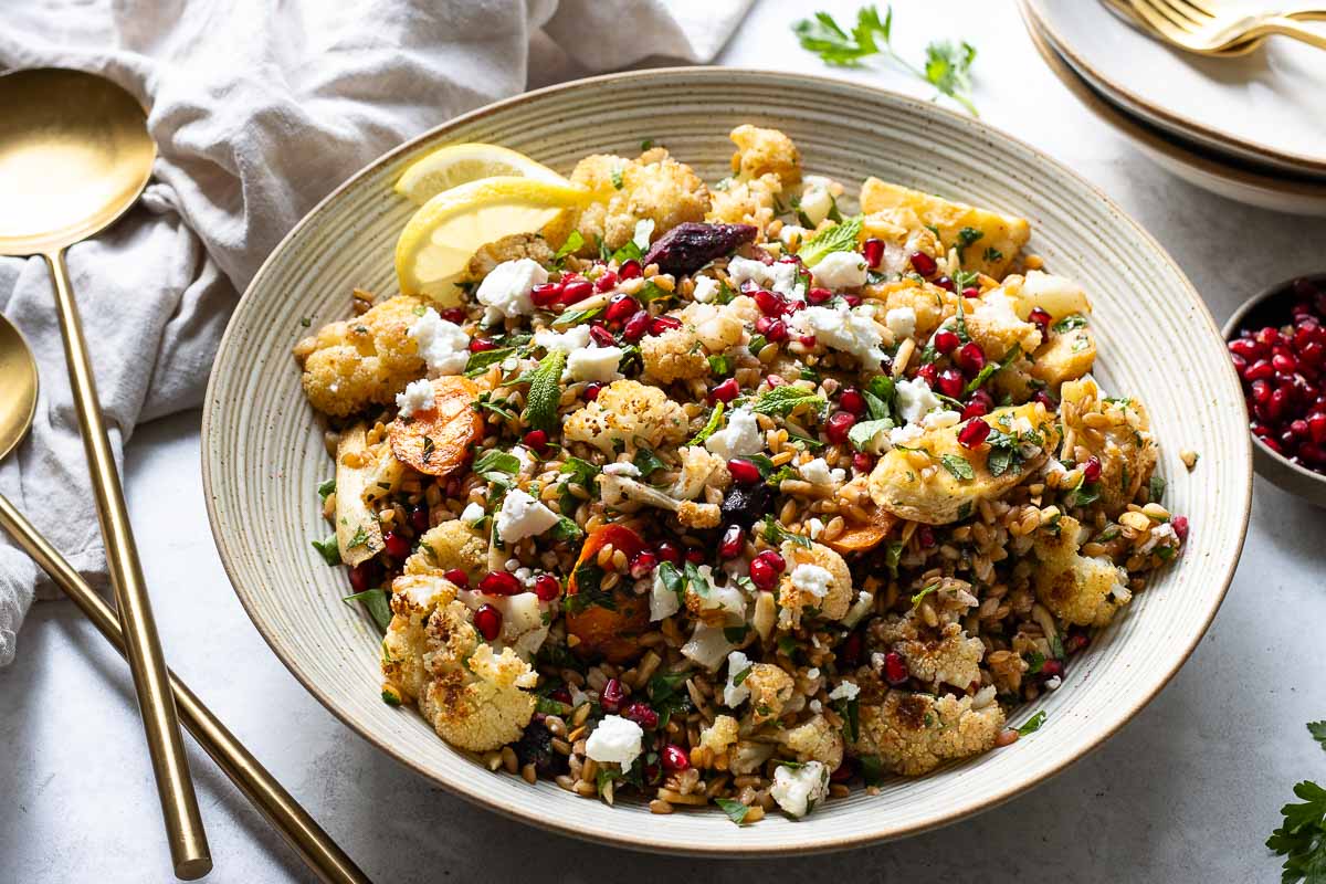 Orientalischer Farro Salat Rezept mit Röstgemüse