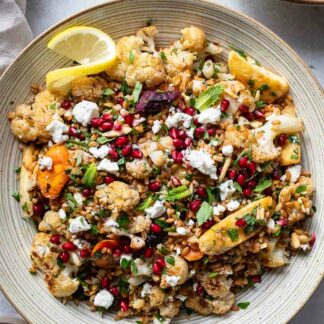 Orientalischer Farro Salat Rezept mit Röstgemüse