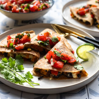 Gemüße Quesadillas Rezept mit geröstete Gemüse und Schawrze Bohnen