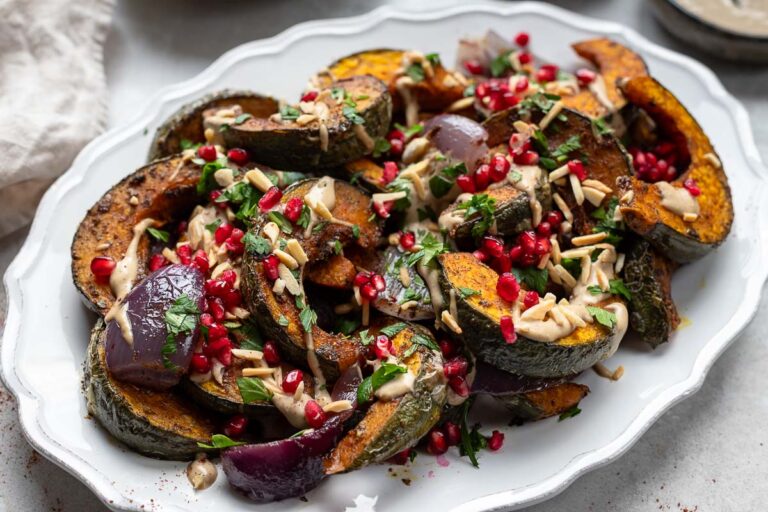 Kürbis aus dem Ofen mit Zatar und Tahini | Rezept | Elle Republic Kürbis aus dem Ofen mit Zatar und Tahini | Rezept | Elle Republic