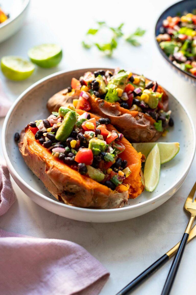 Mexikanische gefüllte Süßkartoffeln (vegan)