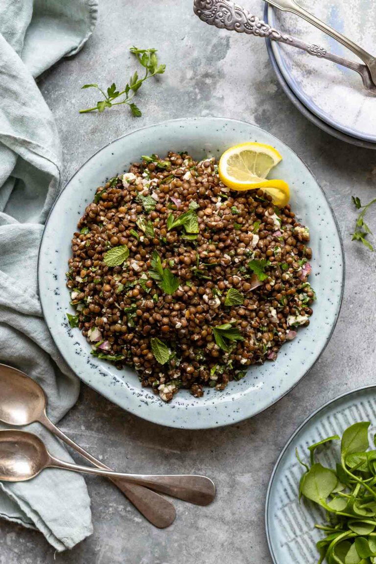 Orientalischer Linsensalat Rezept mit Kräutern und Feta