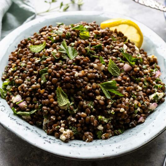 Orientalischer Linsensalat mit Kräutern | Rezept | Elle Republic