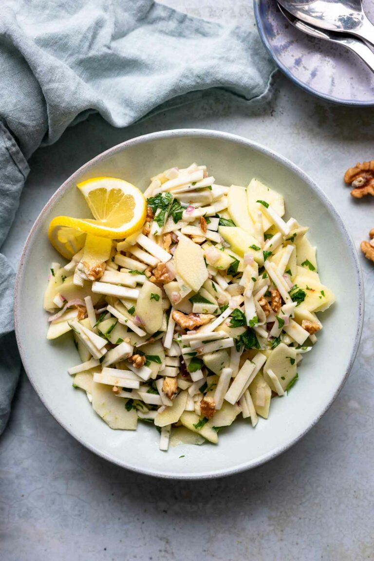 Apfel-Sellerie-Salat Rezept mit Walnusse