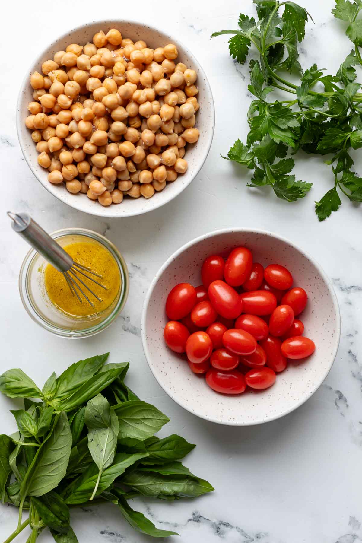 Zutaten für Tomato und Kichererbsen Salat