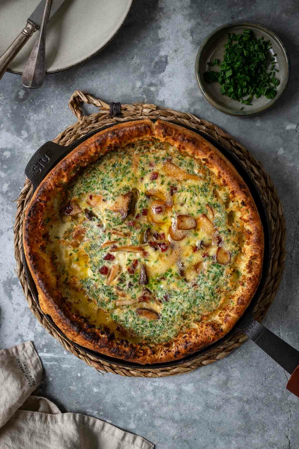 Herzhafte Ofenpfannkuchen Rezept (Dutch Baby) | Elle Republic
