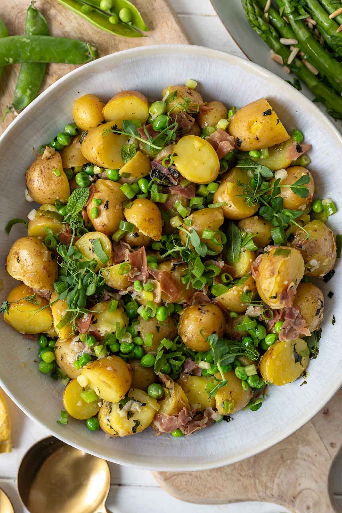 Kartoffelsalat mit Erbsen Rezept mit Parmaschinken und Minze