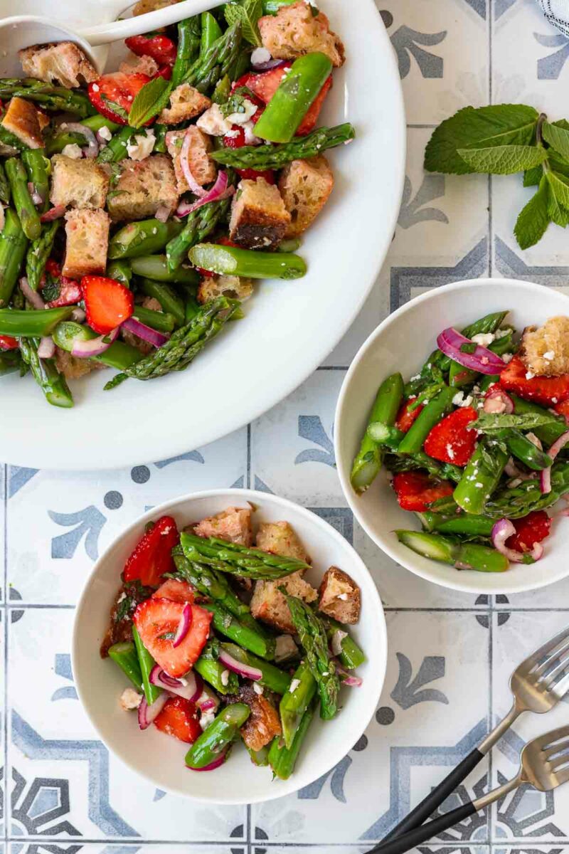 Asparagus Salad with Strawberries and Homemade Croutons

