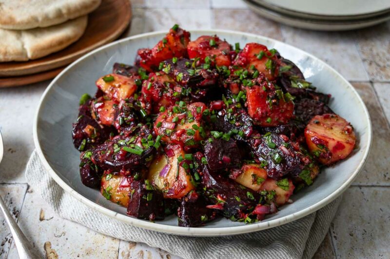 Rote Bete Kartoffelsalat Rezept mit Kräuter