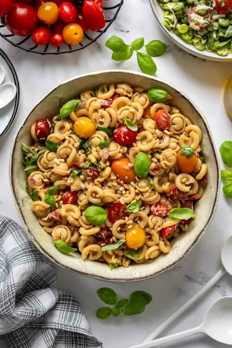 Italienischer Nudelsalat Rezept mit Balsamico-Dressing, Cherry Tomaten, Parmesan