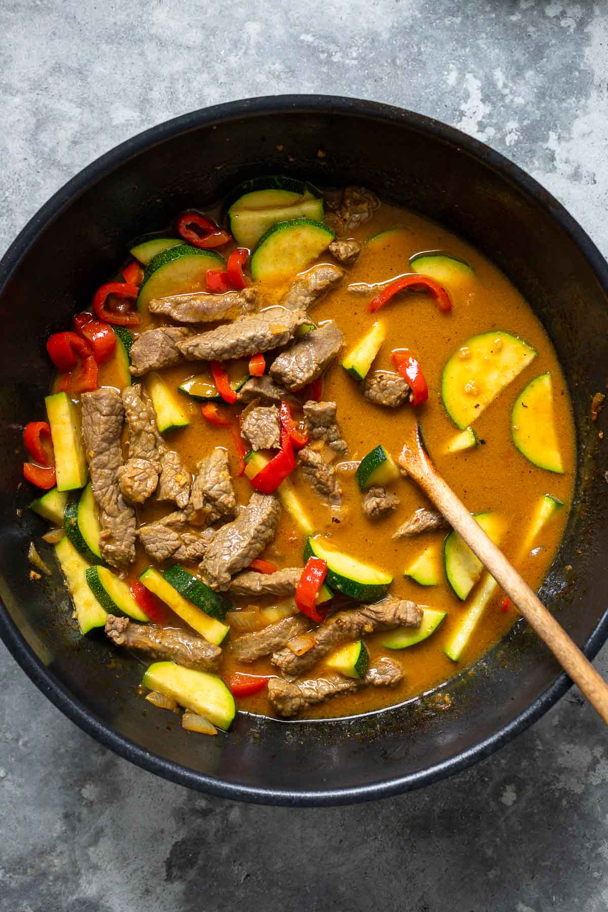 Thai-Curry mit Rindfleisch und Gemüse | Elle Republic
