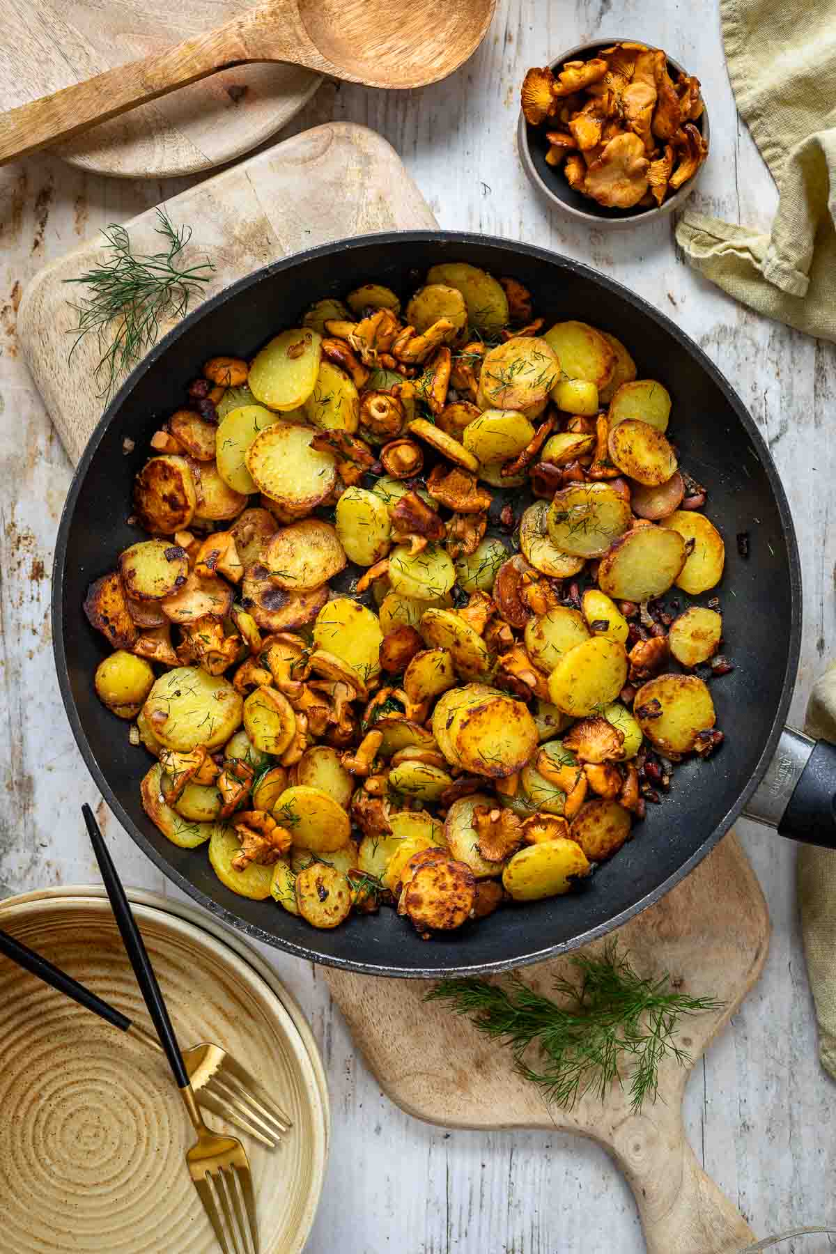 Bratkartoffeln mit Pfifferlingen | Rezept | Elle Republic