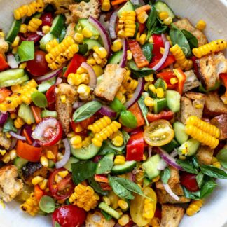 Panzanella Rezept mit gegrilltem Mais (italienische Brotsalat)