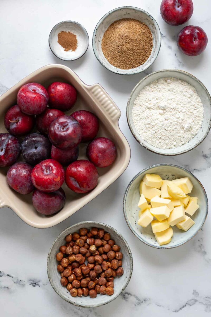 Zutaten für Crumble mit Pflaumen