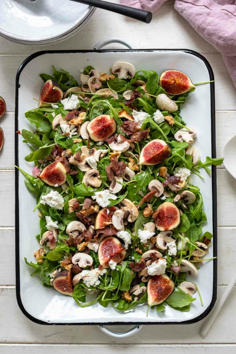 Feigensalat mit Rucola Weiße Champignons, Walnüsse, Ziegenkäse