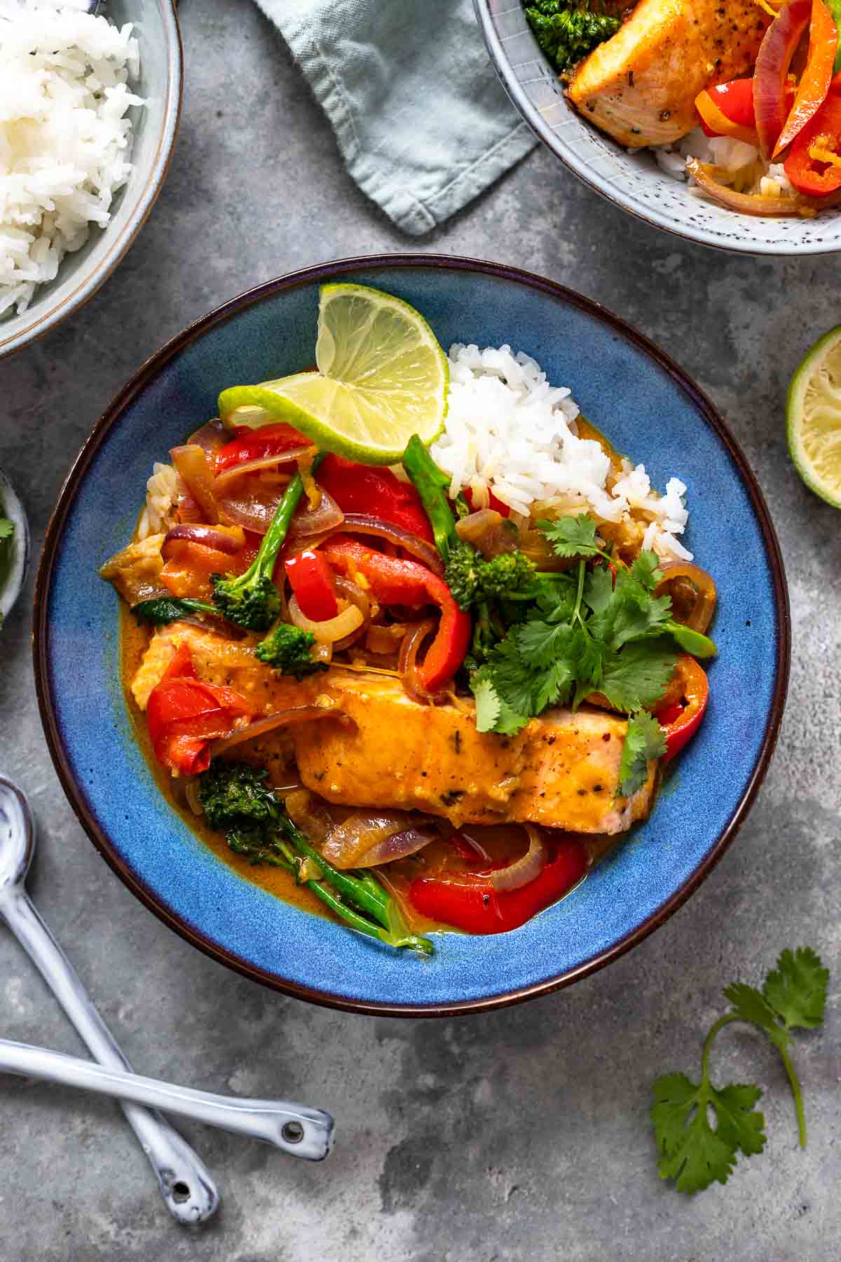 Thai Curry mit Lachs und Kokosmilch Rezept