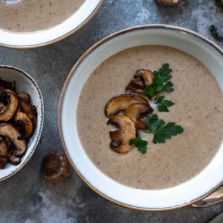 Champignoncremesuppe Rezept – Einfache Pilzsuppe mit Champignons, shiitake Pilze und trockene Steinpilze