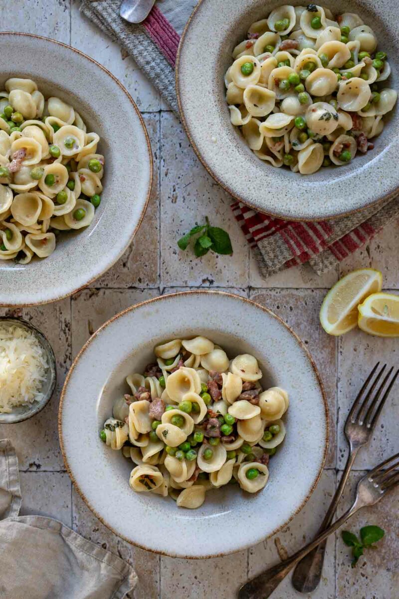 Cremige Zitronenpasta Rezept mit Speck und Erbsen