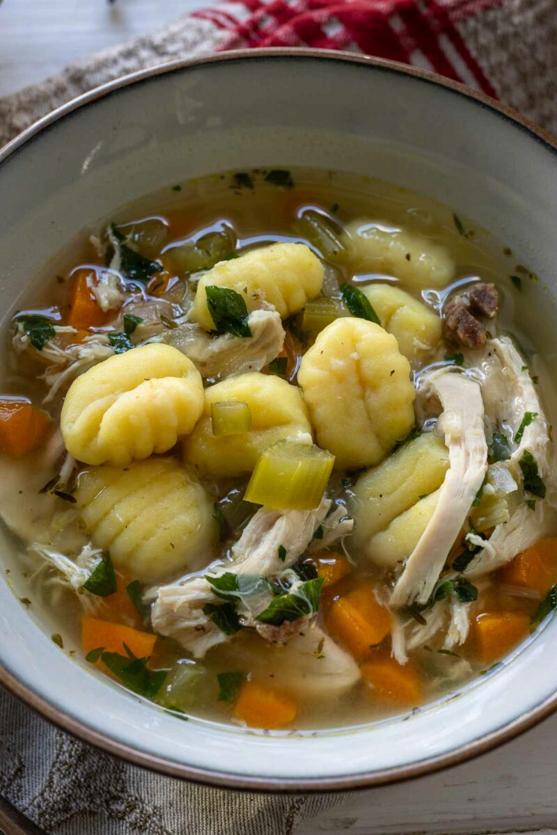 Hühnersuppe Rezept mit Gemüse und Gnocchi