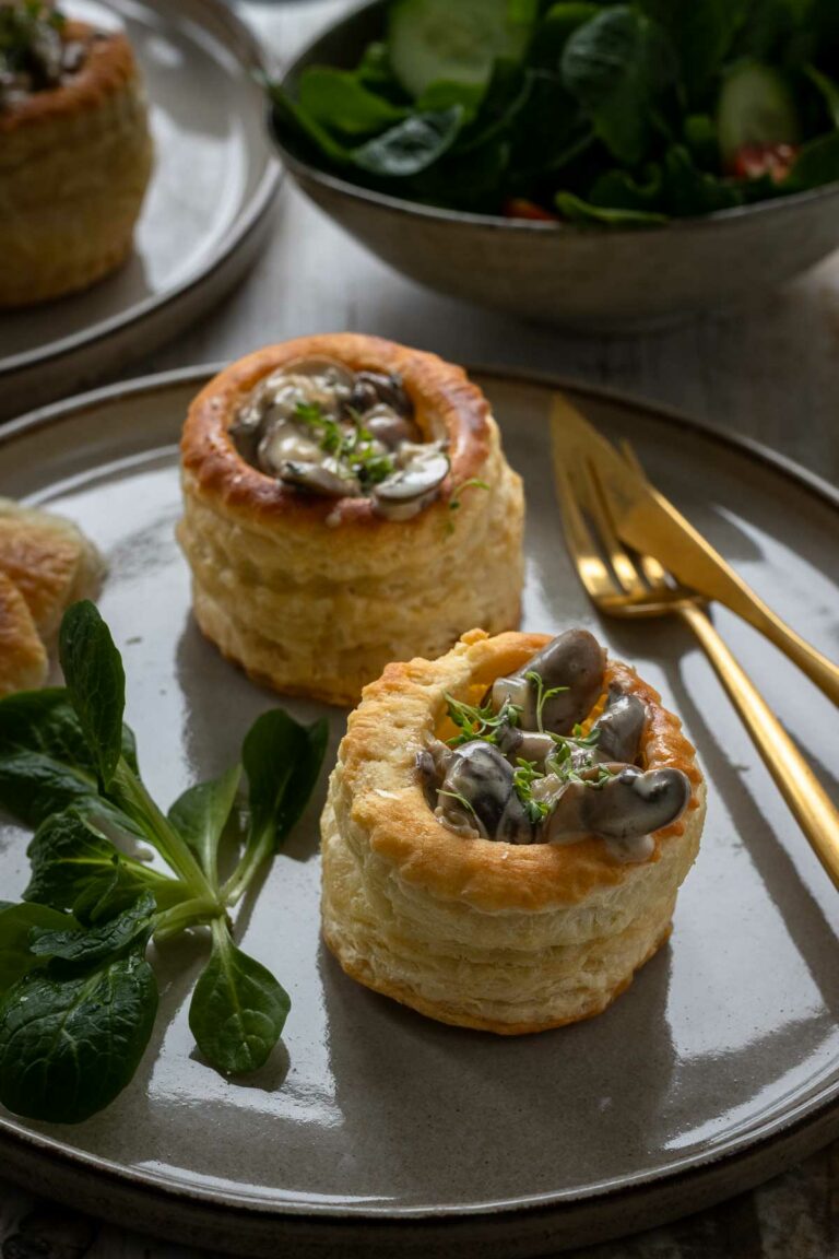 Blätterteigpasteten mit Pilzfüllung Rezept (Königinpasteten mit vegetarischem Ragout)
