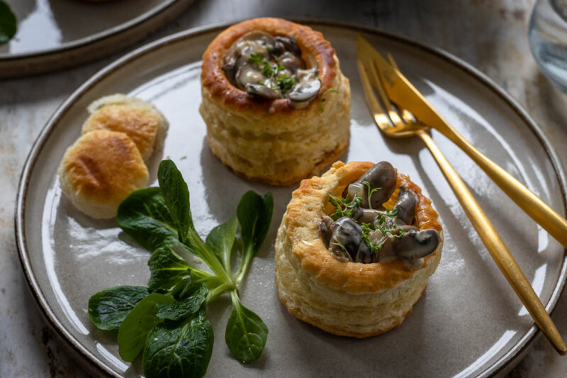 Blätterteigpasteten mit Pilzfüllung Rezept (Königinpasteten mit vegetarischem Ragout)