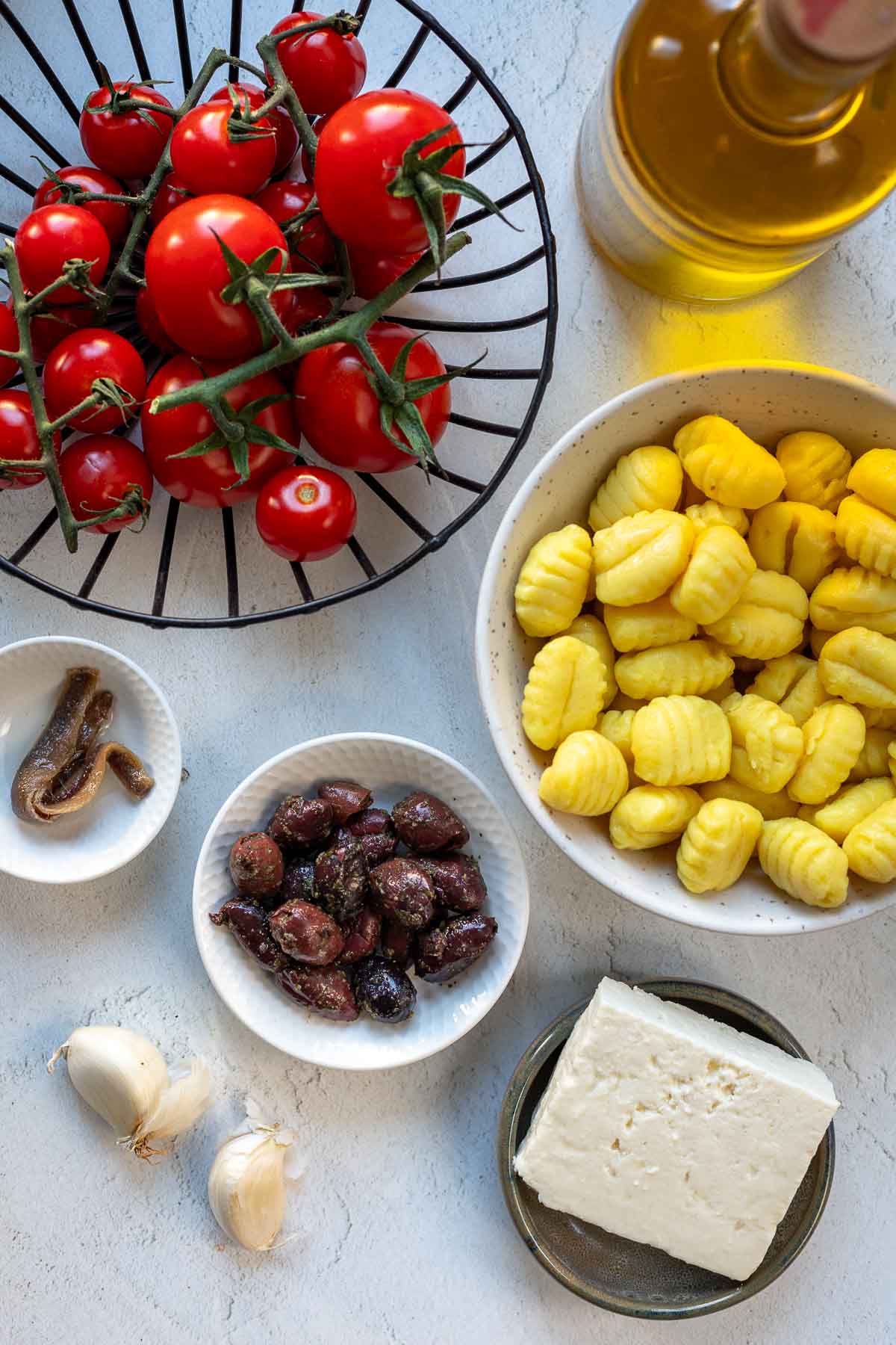 Gebackener Feta mit Tomaten und Gnocchi | Rezept | Elle Republic