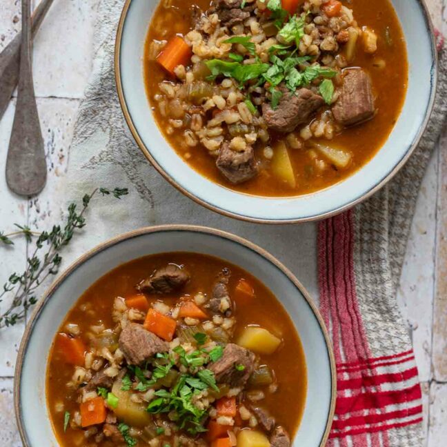 Graupensuppe mit Rindfleisch - Klassisches Rezept