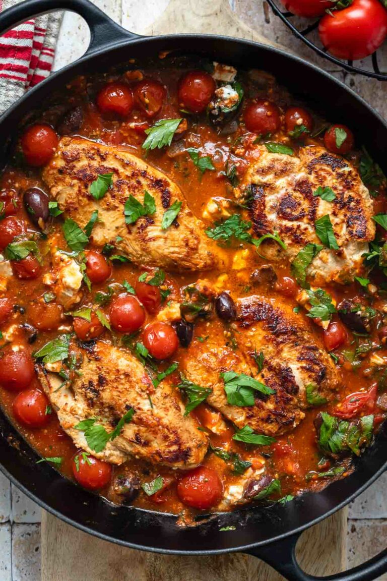 Griechische Hähnchenpfanne mit Tomaten, Feta & Oliven | Elle Republic Griechische Hähnchenpfanne mit Tomaten, Feta & Oliven | Elle Republic