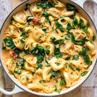 Cremige Tortellini-Pfanne Rezept - Einfach, Schnell gemach mit Spinat und Käse Sahne Söße