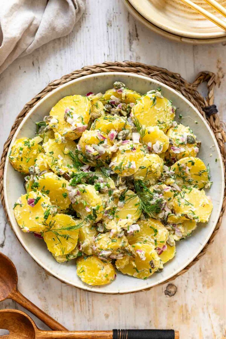 Kartoffelsalat mit Mayo Rezept mitSchnittlauch, Dill, Gurken & Kapern