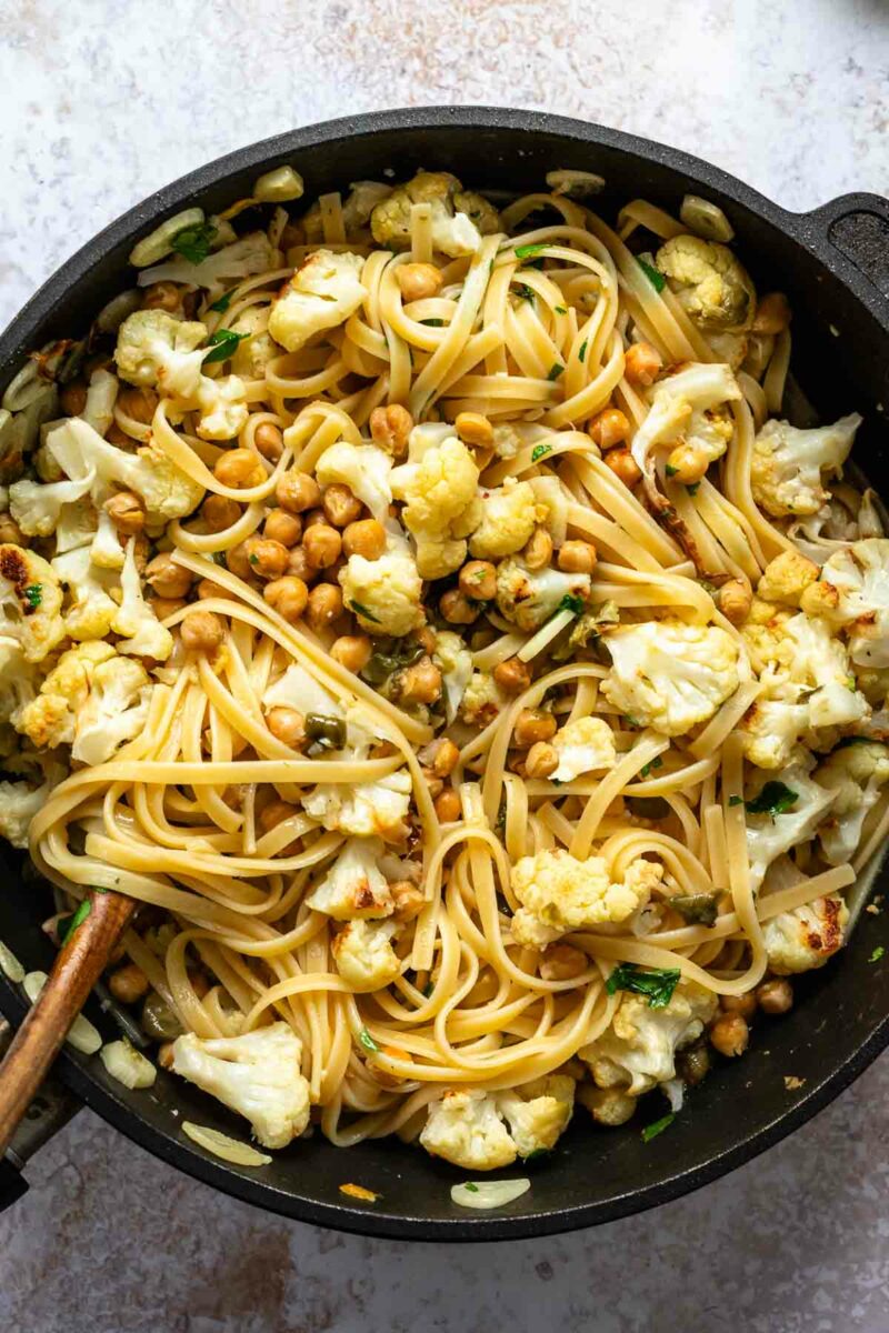 Blumenkohl Pasta mit Kichererbsen in Zitronen-Butter-Sauce