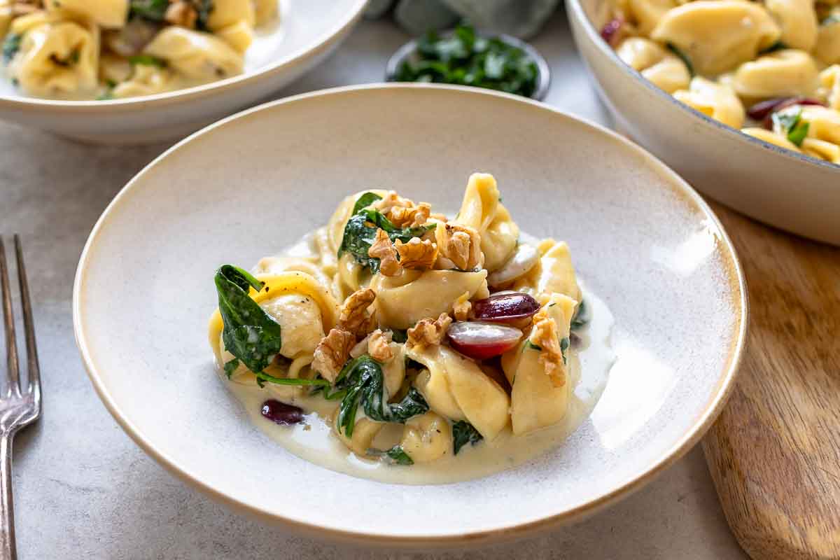 Tortellini in Gorgonzola Sahne Sauce | Rezept | Elle Republic