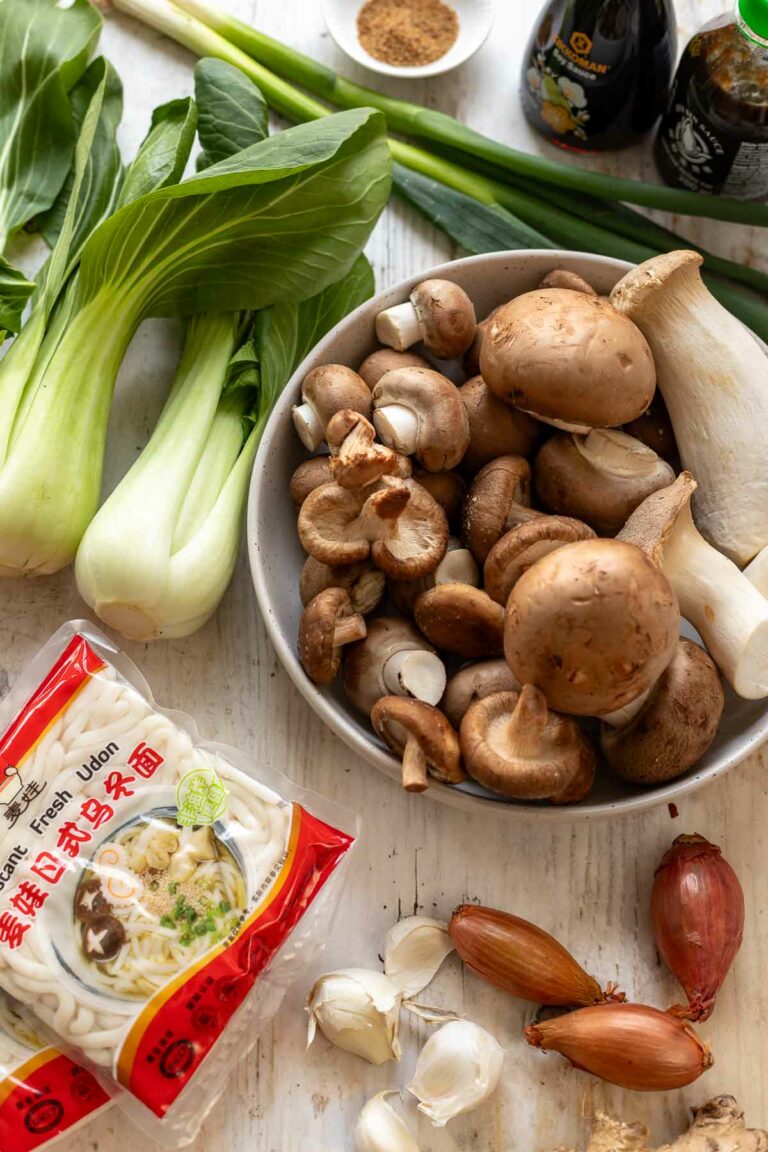 Udon Nudeln mit Pilzen in Hoisin Sauce | Rezept | Elle Republic