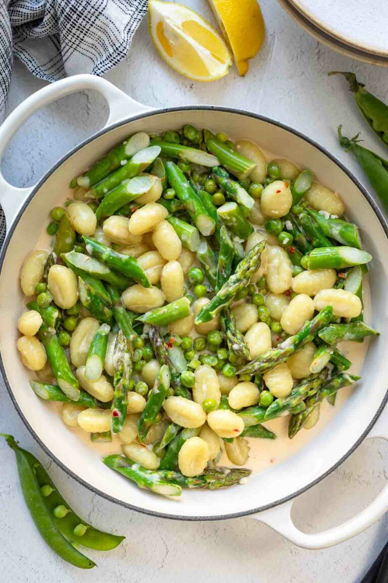 Gnocchi mit grünem Spargel und Erbsen
