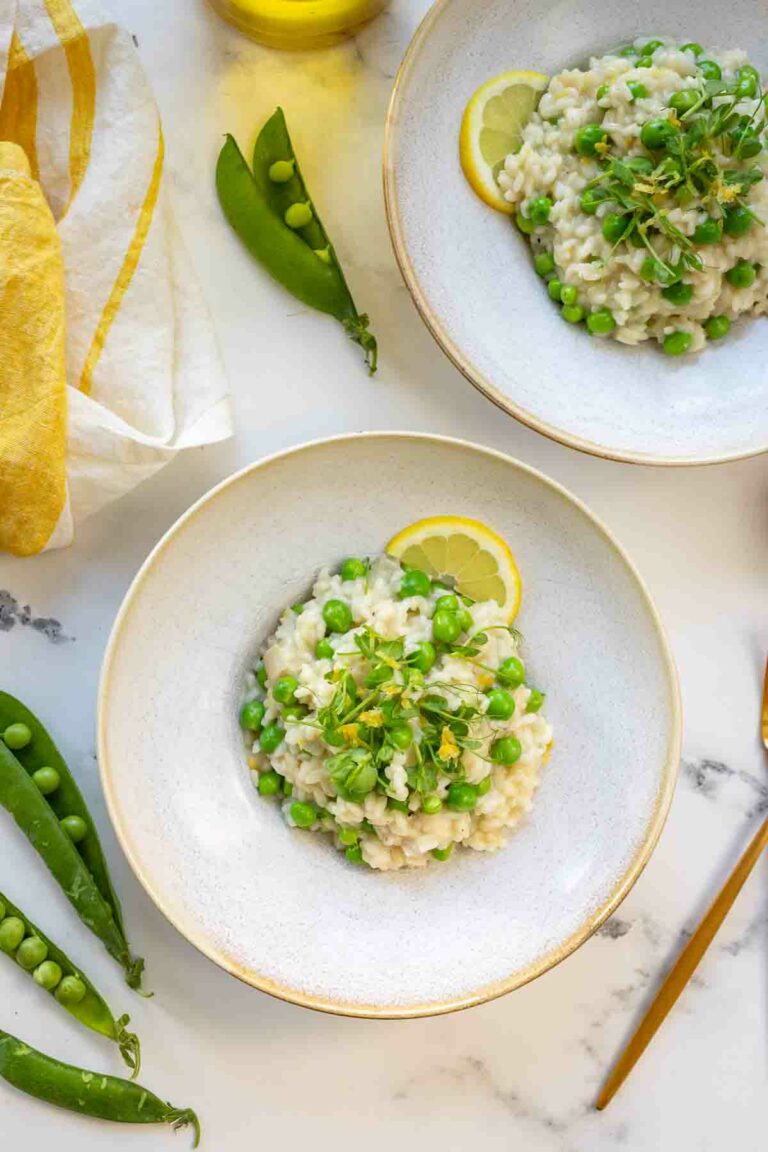 Erbsenrisotto Rezept mit frischen Erbsen und Zitrone