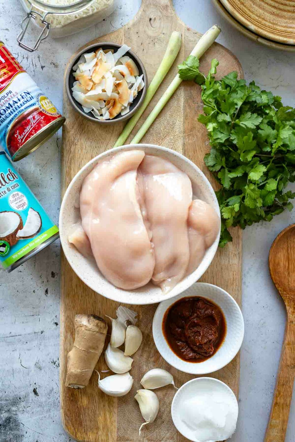 Curry mit Hähnchen und Kokos (Einfaches Thai Curry) | Elle Republic